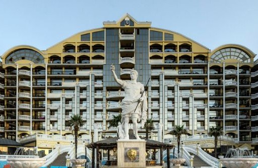 5-звездният хотел Imperial Palace е партньор на 4-тото издание на Summer Fashion Weekend